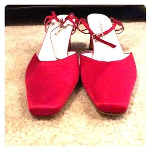 NWOT Michaelangelo red heels